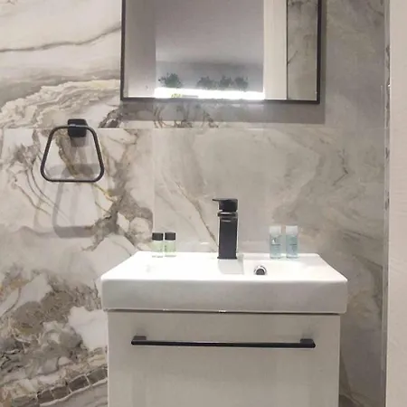 Flumen Studio-trikala, * Trikala (Thessaly)